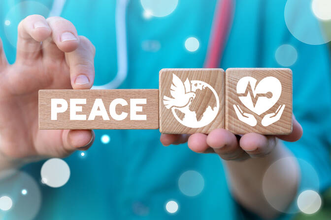 Dia Internacional "Médicos do Mundo pela Paz"