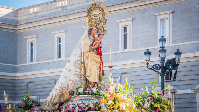 Festa da Virgem de Almudena em Madrid